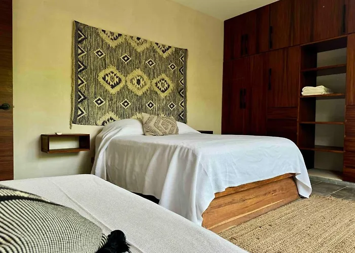 Kataluum- Luxurious Eco-chic Ph With Pool Villa