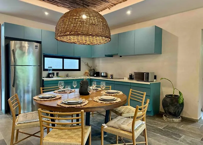 Kataluum- Luxurious Eco-chic Ph With Pool *