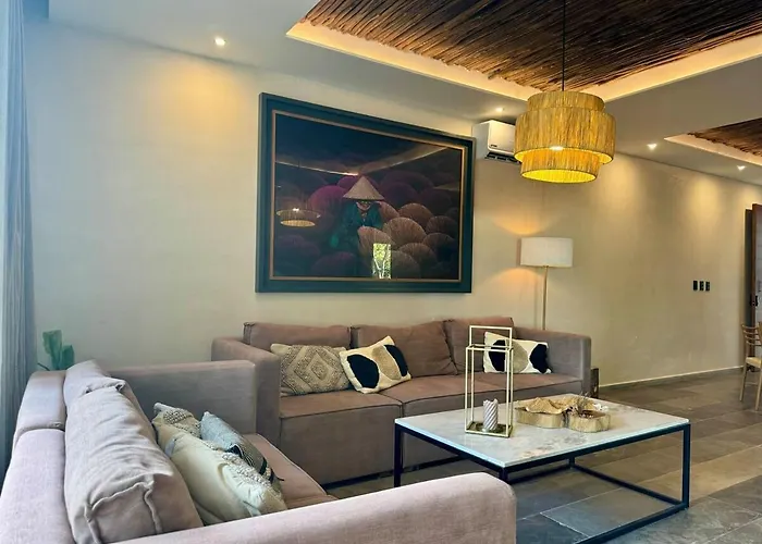 Kataluum- Luxurious Eco-chic Ph With Pool
