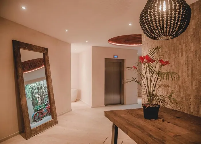 Kataluum- Luxurious Eco-chic Ph With Pool